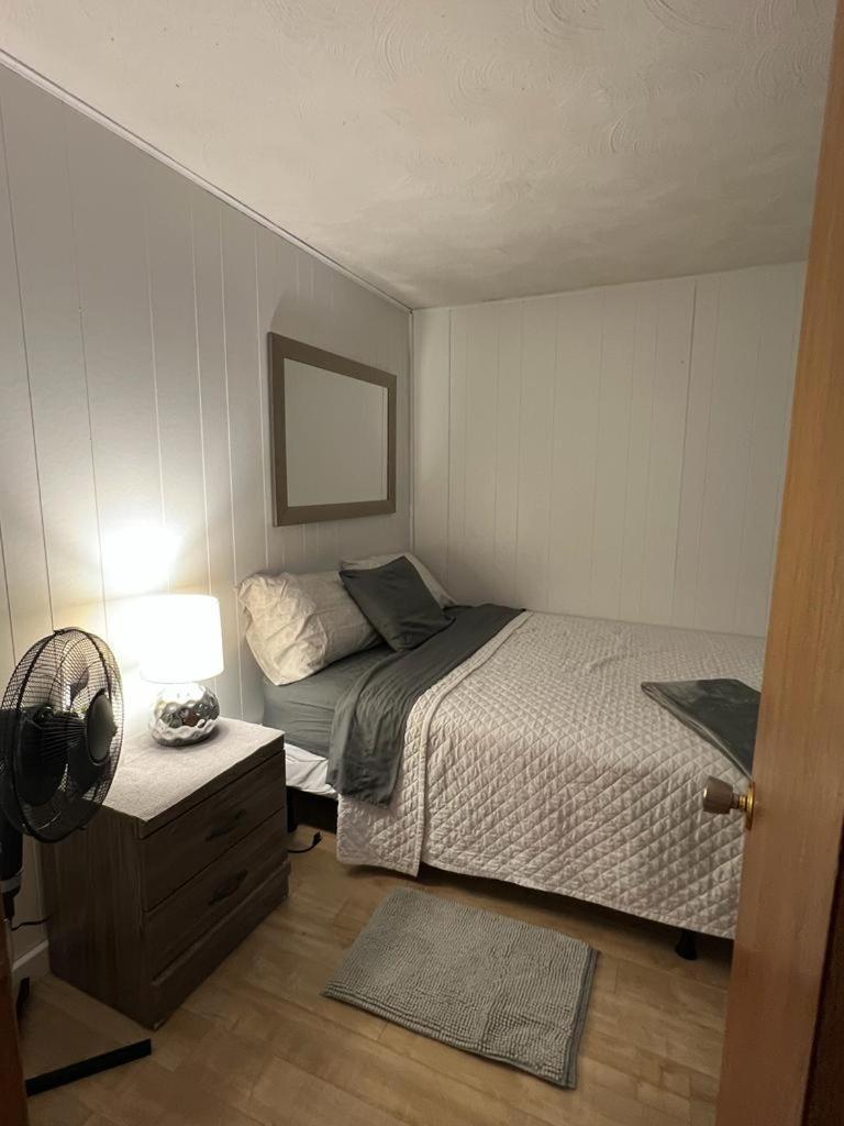 שדיאק Cozy Chalet Near The Beach מראה חיצוני תמונה