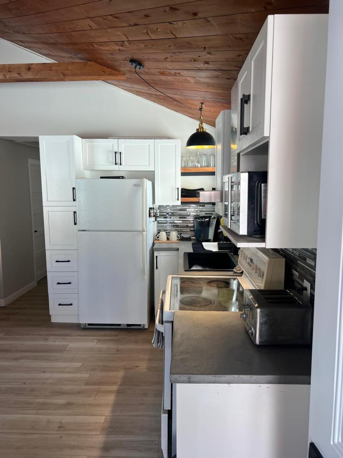 שדיאק Cozy Chalet Near The Beach מראה חיצוני תמונה