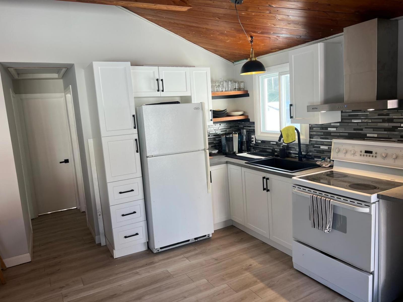 שדיאק Cozy Chalet Near The Beach מראה חיצוני תמונה
